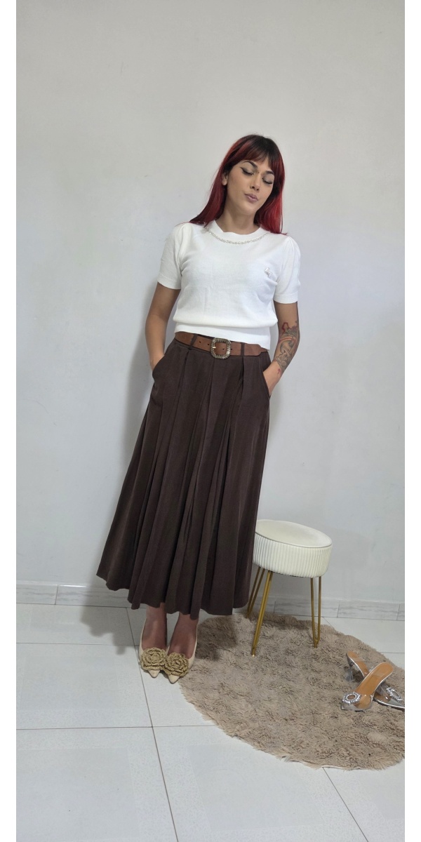 Maglia con girocollo pietre bianche