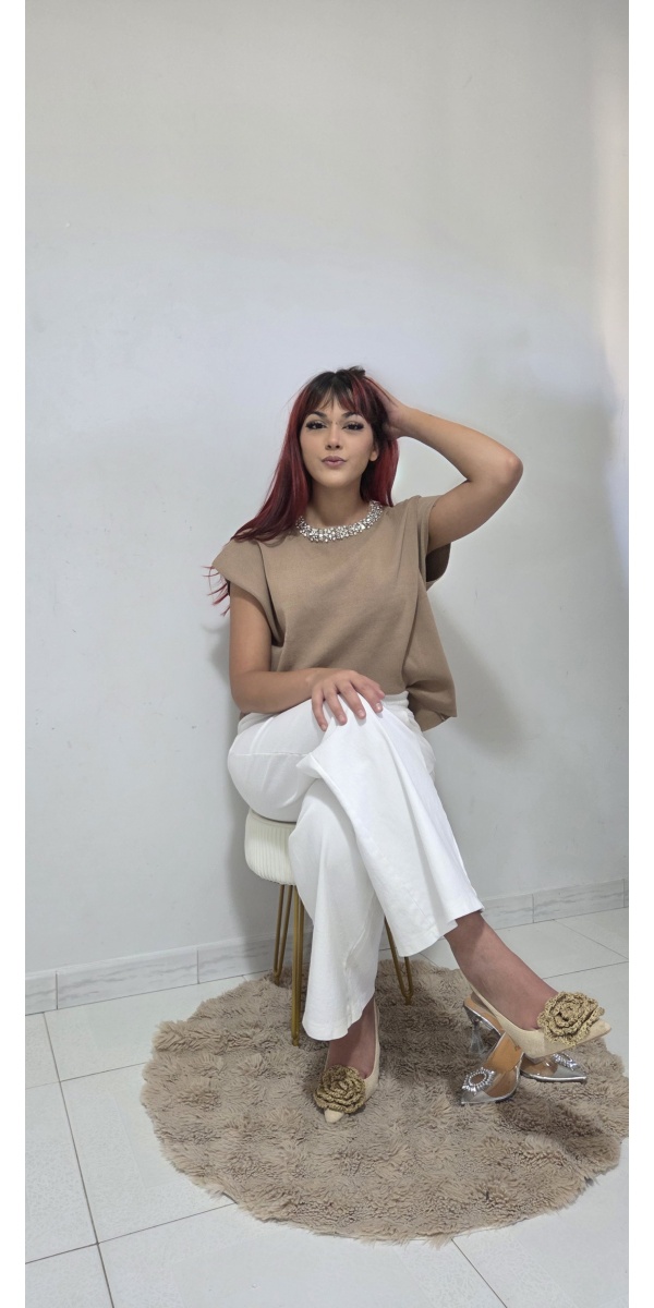 Maglia con collo strass