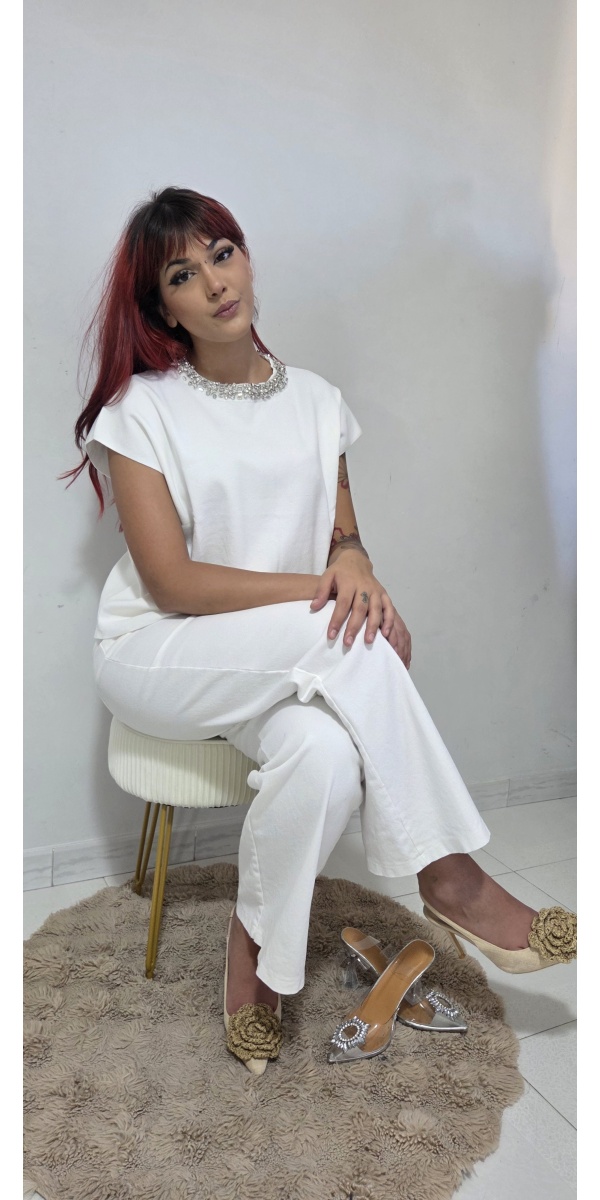 Maglia con collo strass