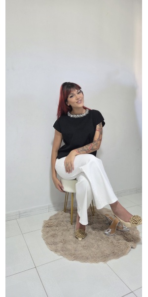Maglia con collo strass