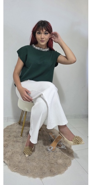 Maglia con collo strass